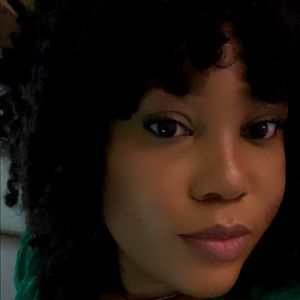 Meet your Posher, Ayeni